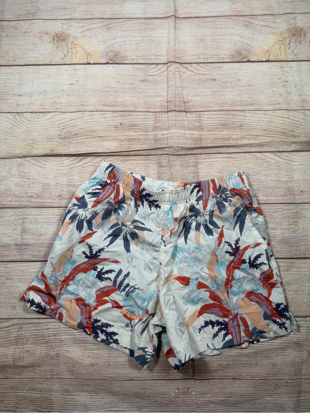 Columbia Women's Tropical Print Elastic-Waist Shorts Gorpcore, Granola, Hiking